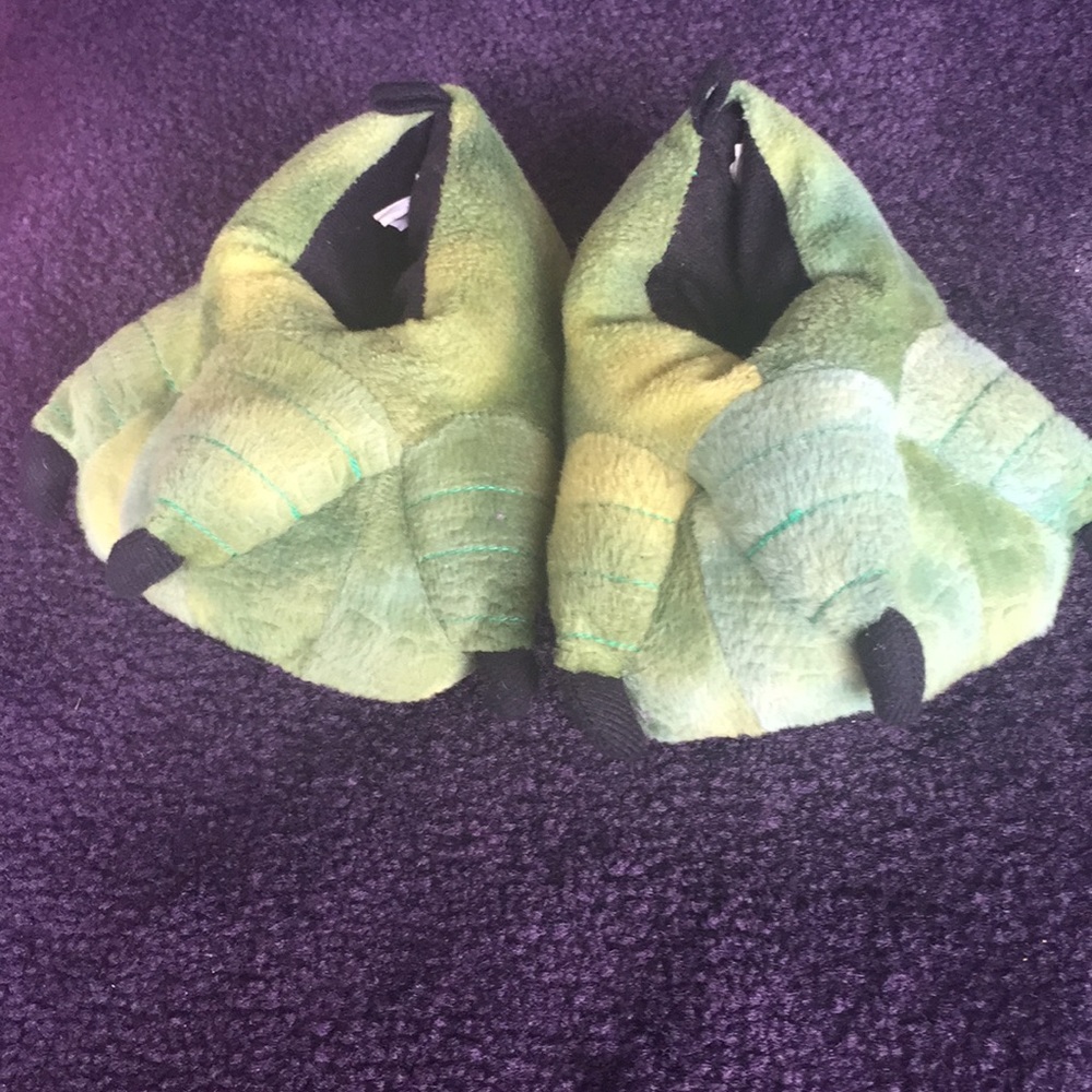 Slippers - Picture 2 of 4